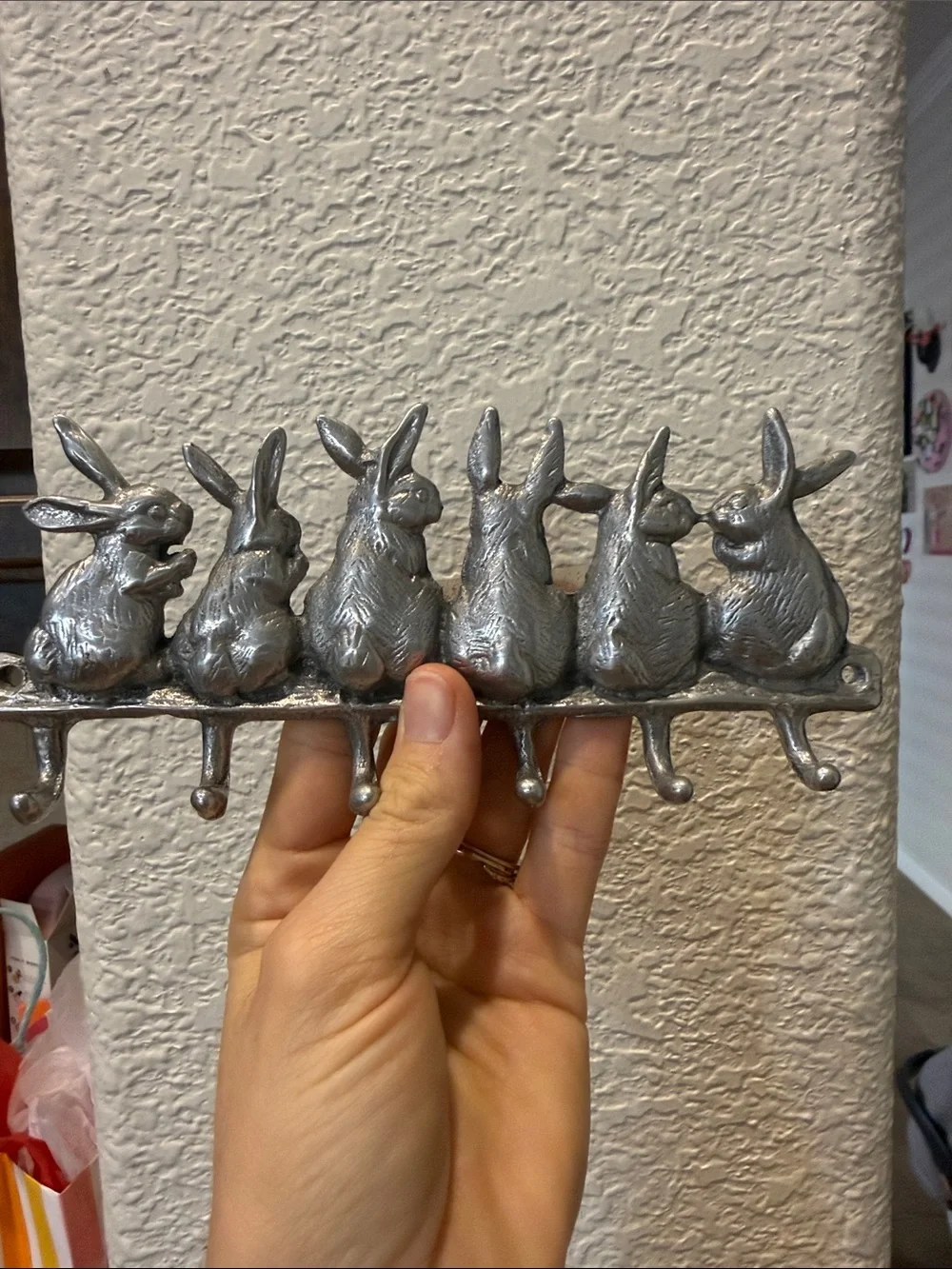 SPI San Pacific international Silver Bunny Wall 6 Hook Rack